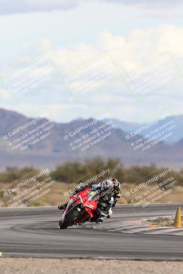 media/Nov-16-2025-Race Pace (Sun) [[8c5fa54630]]/Non Verified Riders (1st 20 Minutes)/5-Turn 15 (110pm)/